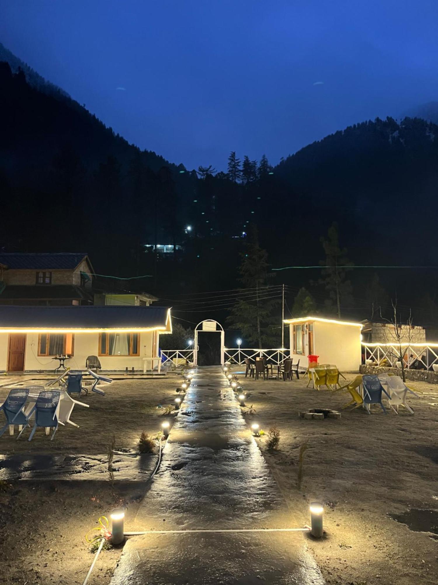 Hotel Adinova Kasol Exterior foto